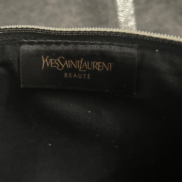 YVES SAINT LAURENT Beauté Black Cosmetic Pouch - Picture 9 of 9